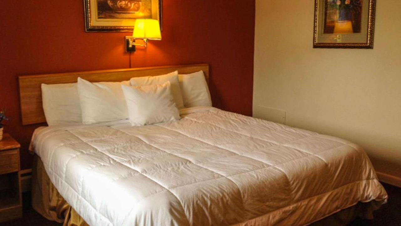Rodeway Inn Manchester Bagian luar foto