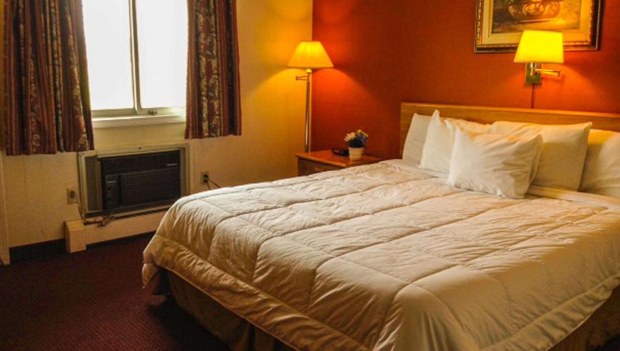 Rodeway Inn Manchester Bagian luar foto