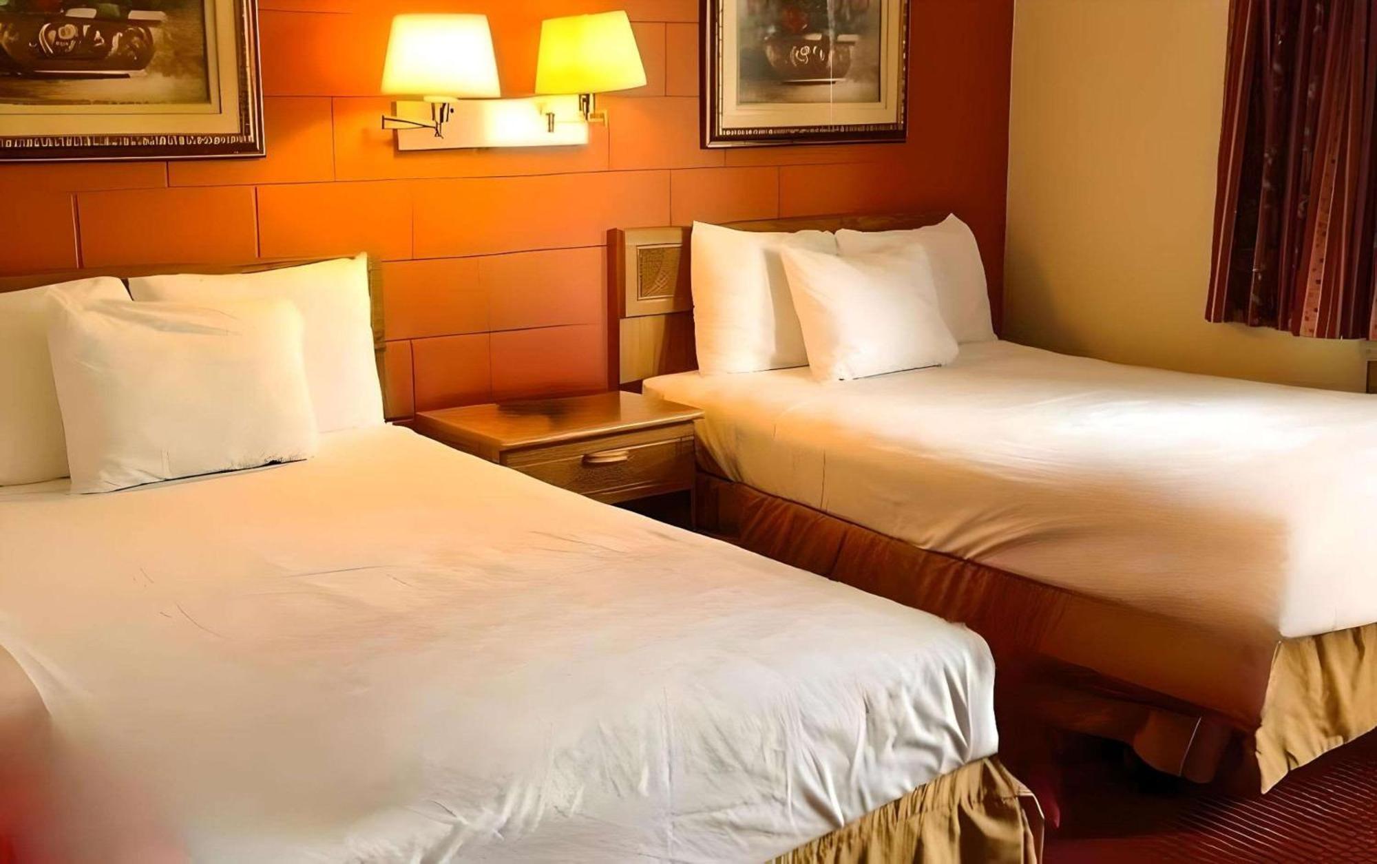 Rodeway Inn Manchester Bagian luar foto