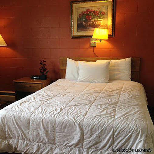 Rodeway Inn Manchester Bagian luar foto