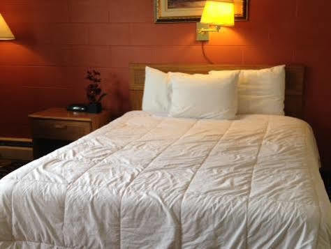 Rodeway Inn Manchester Bagian luar foto